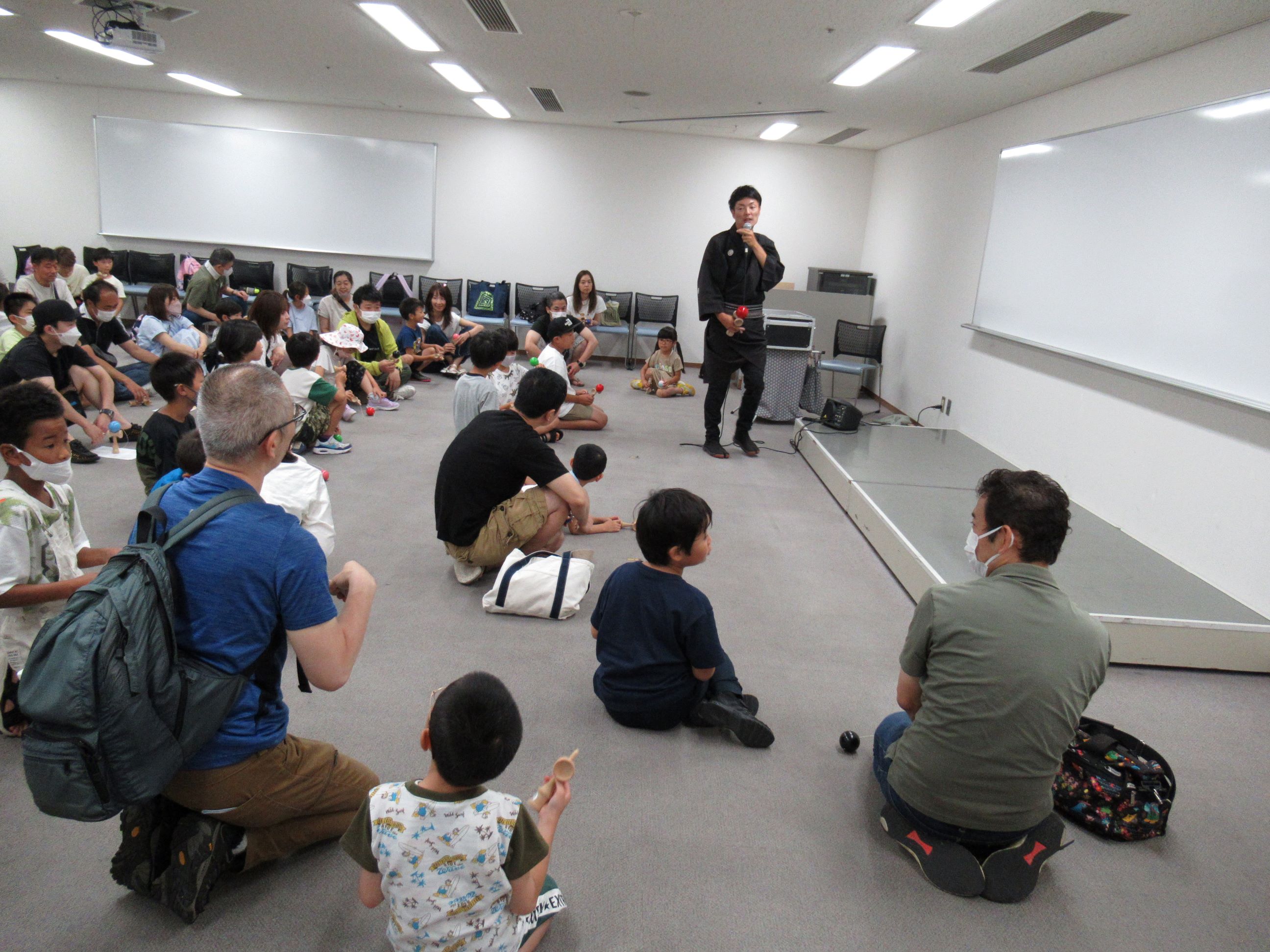 けん玉ショー&けん玉体験