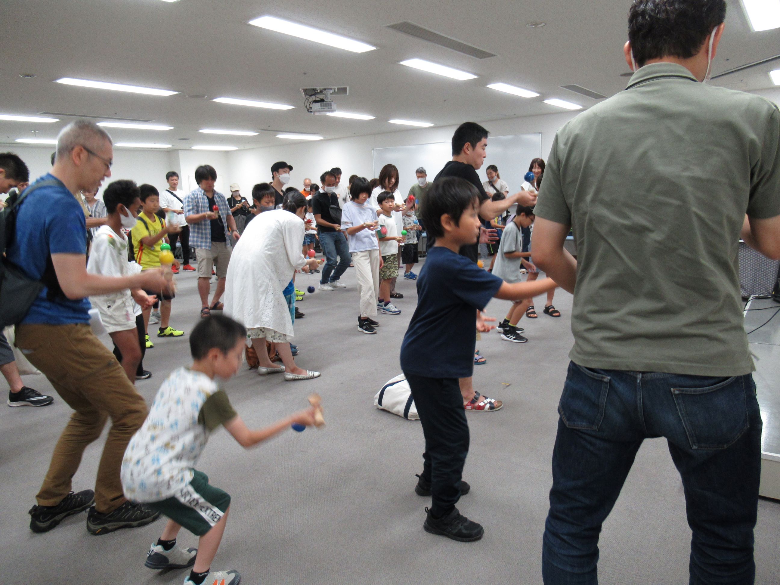 けん玉ショー&けん玉体験