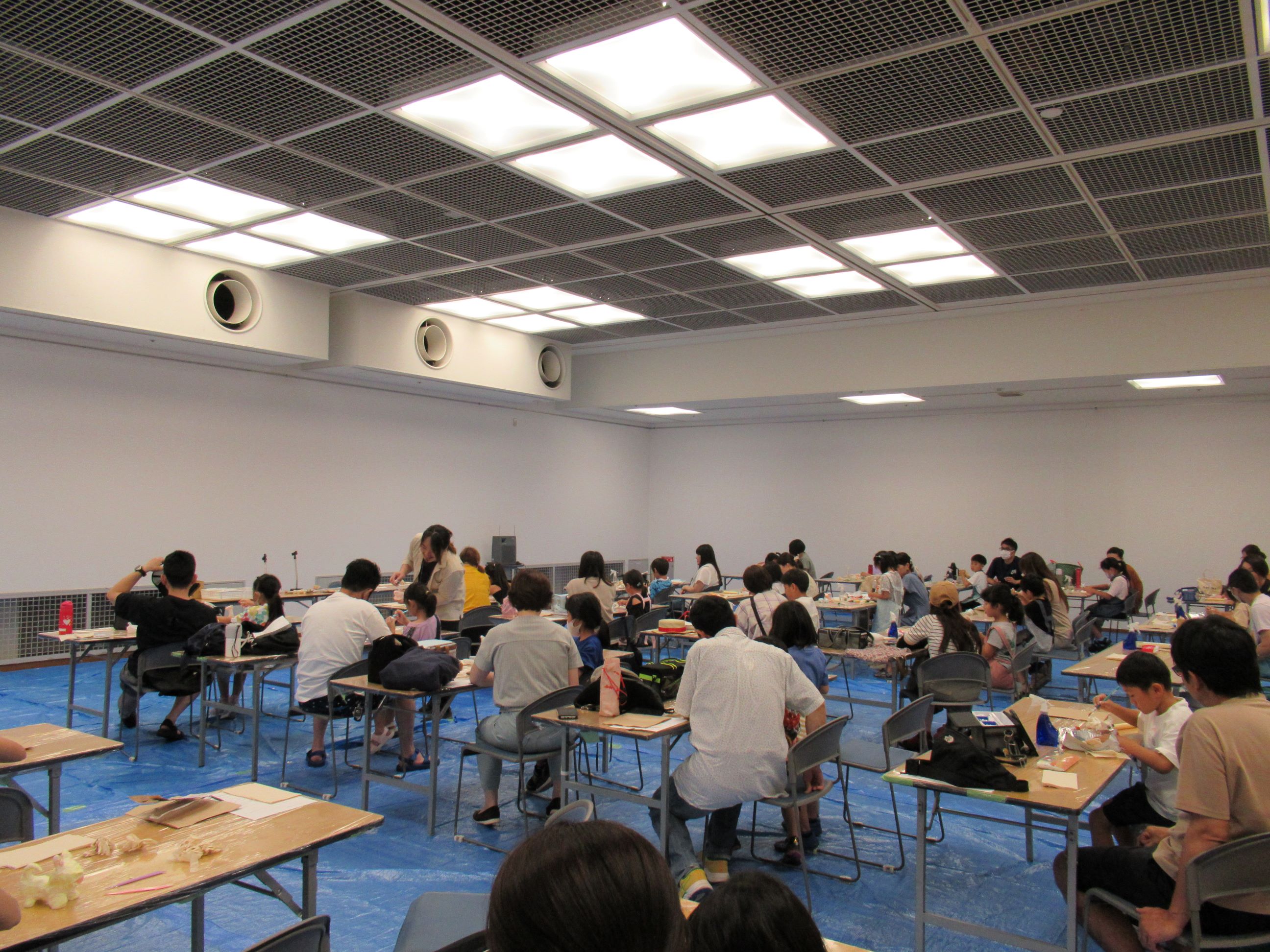 紙粘土で作ろう!私たちの動物園